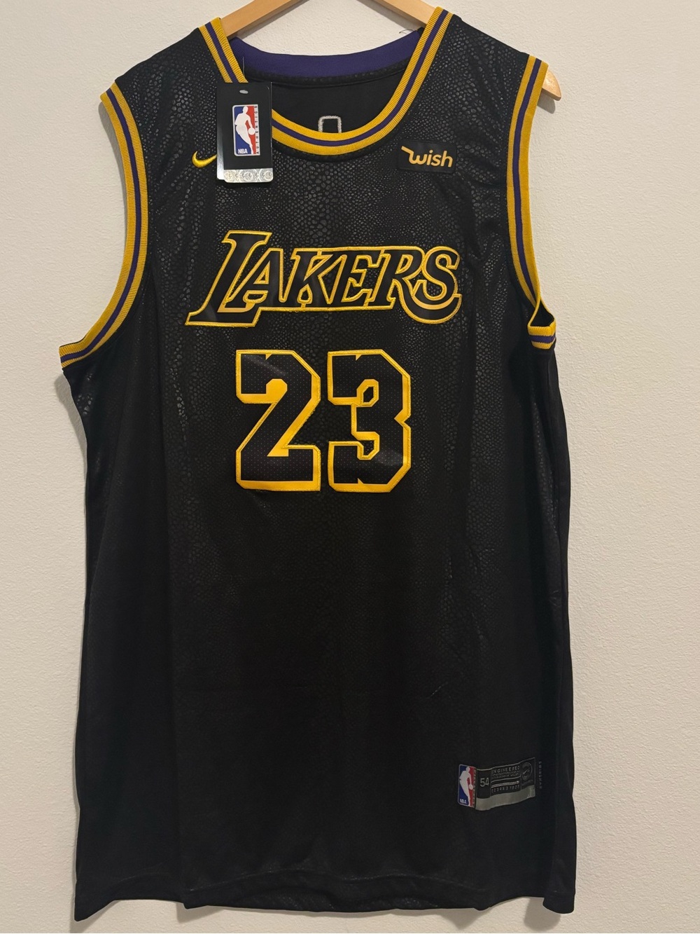 Nike Los Angeles Lakers LeBron James #23 Icon Edition Jersey — Size L NEW